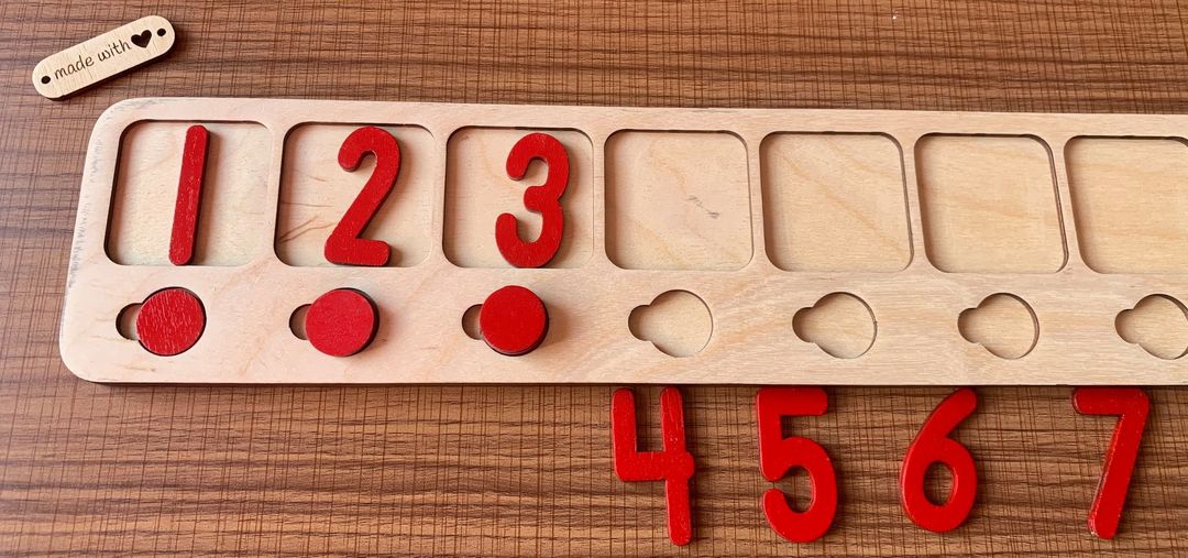 Large 10 frame with engraved number - Ten frame - لوحة مع أرقام و قواشيط (إنجليزي)