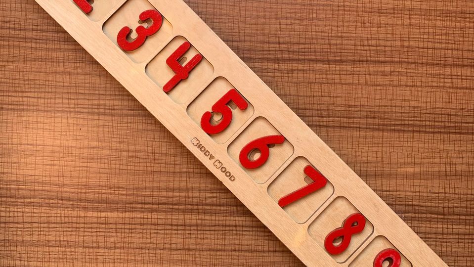 Large 10 frame with engraved number - Ten frame - لوحة مع أرقام و قواشيط (إنجليزي)