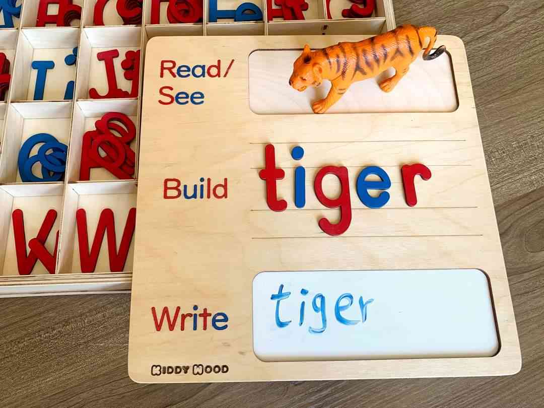 Spelling board - writing board - CVC word building mat - language kindergarten - Read build write board - natural wood - non-toxic - handmade